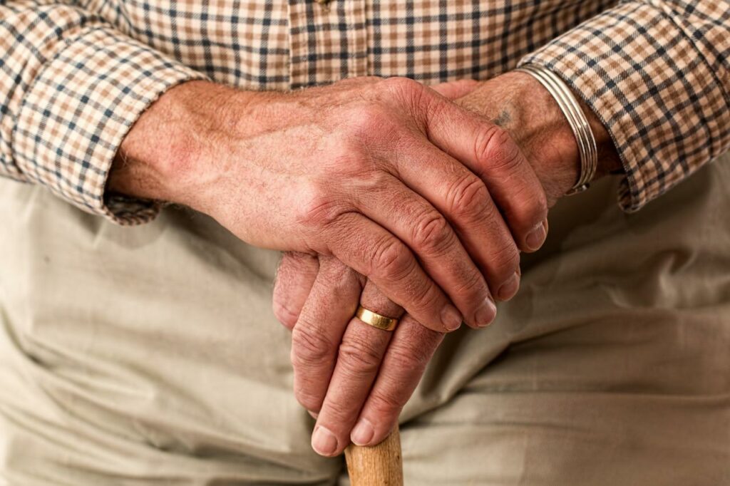 Senior alt Ehering Selbstverteidigung für Senioren Tipps und Tricks